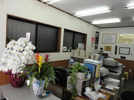 信栄不動産(株)